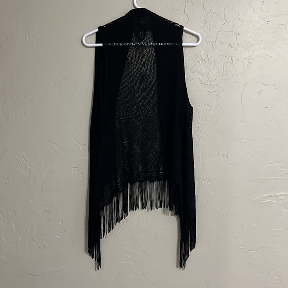 Daytrip vest with fringe - Picture 2 of 3